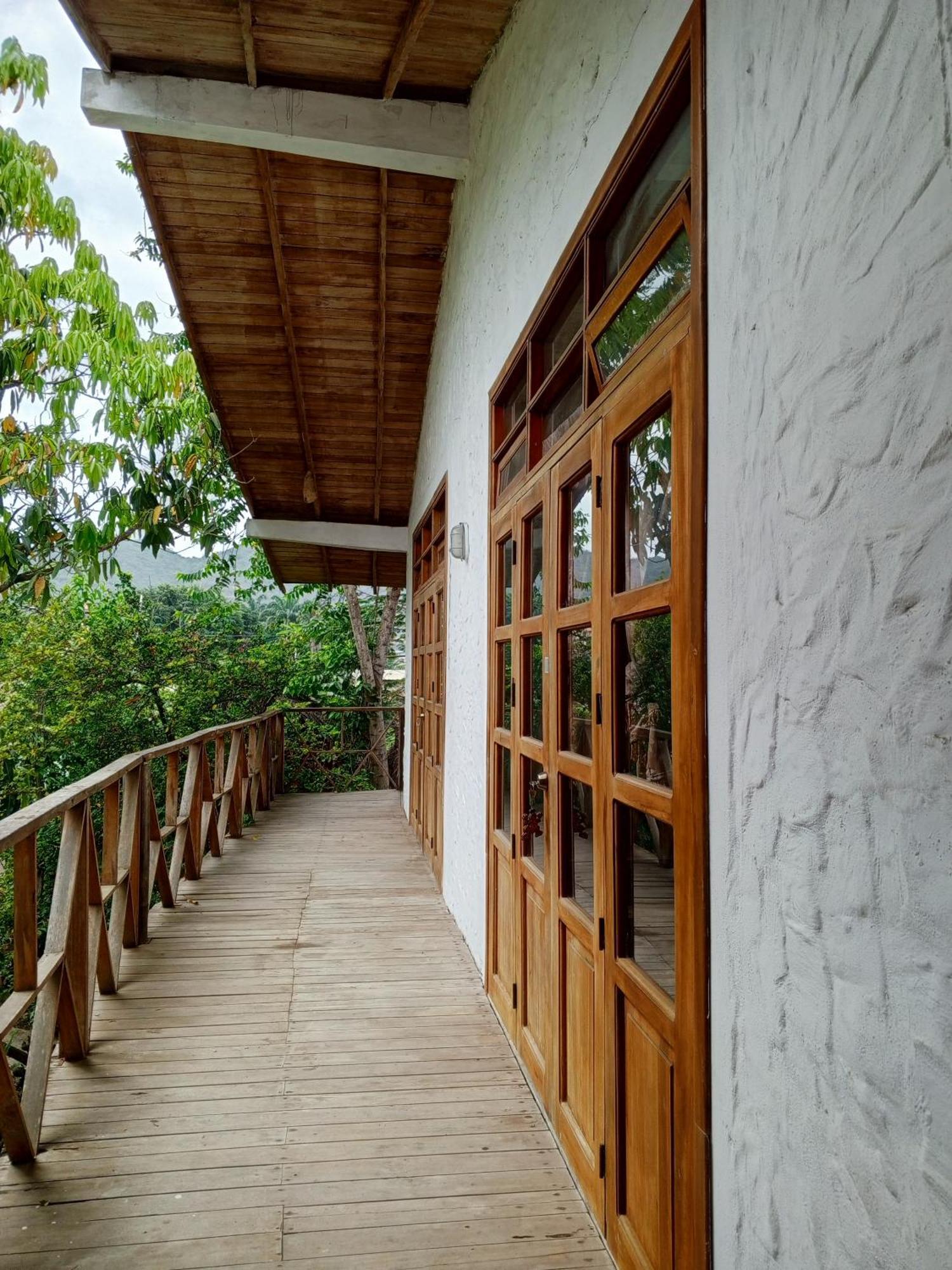 Bed And Breakfast Puerto López エクステリア 写真