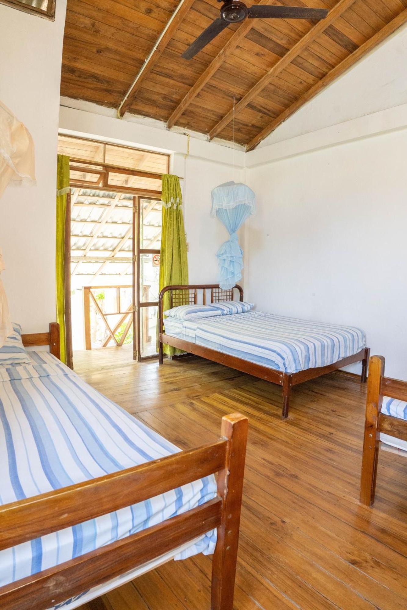 Bed And Breakfast Puerto López エクステリア 写真