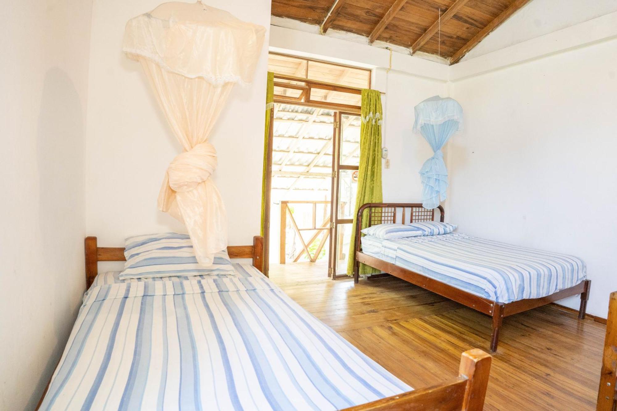 Bed And Breakfast Puerto López エクステリア 写真
